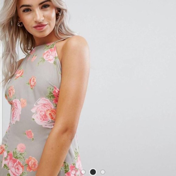 ASOS Open Back Maxi Dress in Pretty Floral - Picture 2 of 7